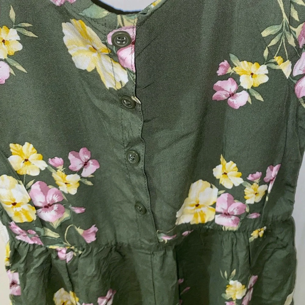 Old Navy Girls Floral Romper Green Smocked Back Size S 6/7